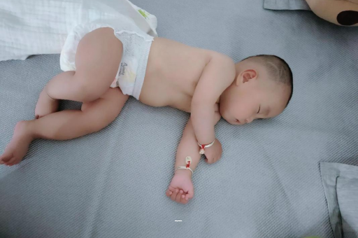 株洲宝宝先长上牙还是下牙